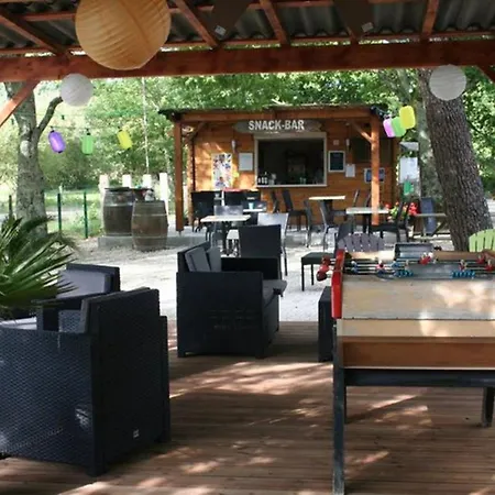 Campsite Location Mobil-home Avec Terrasse A - Api-1-52-1045 Bayas