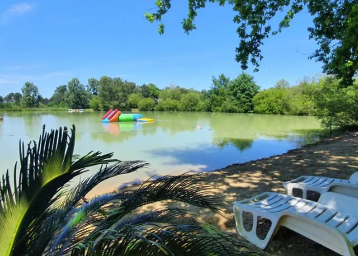 אתר קמפינג Location Mobil-home Avec Terrasse A - Api-1-52-1045 Bayas